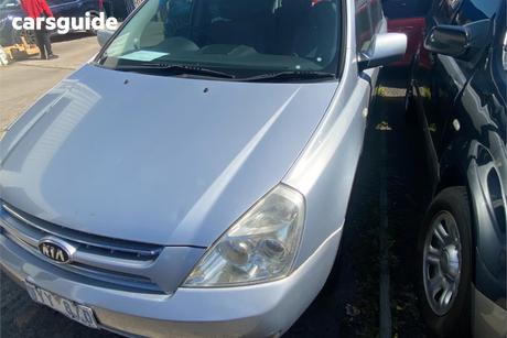 Silver 2009 Kia Carnival Wagon Exe