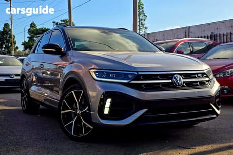 Silver 2023 Volkswagen T-ROC Wagon R