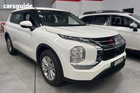 White 2026 Mitsubishi Outlander Wagon Es 5 Seat (2Wd)