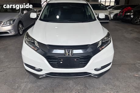 White 2016 Honda Vezel SUV
