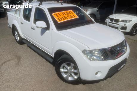 White 2014 Nissan Navara Dual Cab Pick-up St (4X4)