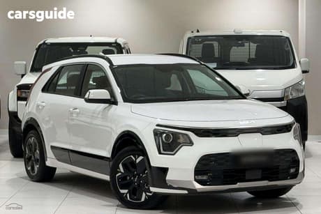 White 2023 Kia Niro Wagon Ev S