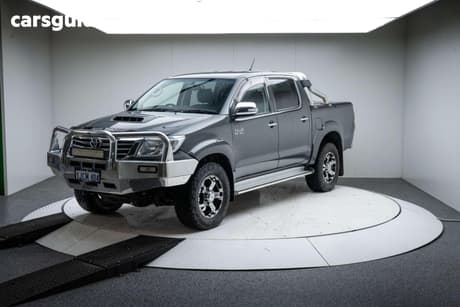 Grey 2015 Toyota Hilux Dual Cab Pick-up Sr5 (4X4)