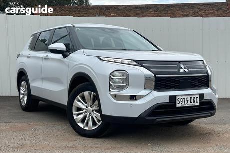 White 2025 Mitsubishi Outlander Wagon Es 7 Seat (2Wd)