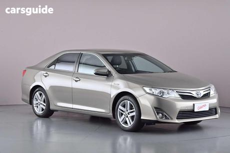 Beige 2015 Toyota Camry Sedan Hybrid Hl