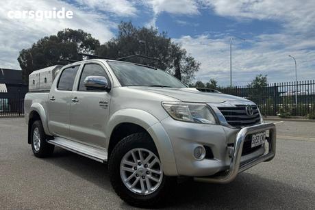 Silver 2012 Toyota Hilux Dual Cab Pick-up Sr5 (4X4)