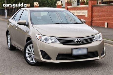 Gold 2013 Toyota Camry Sedan ALTISE