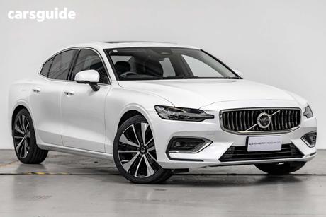 White 2022 Volvo S60 Sedan B5 Inscription Mhev