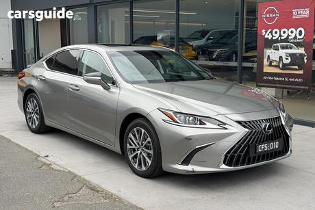 2022 Lexus ES300H Sedan Luxury (Hybrid)