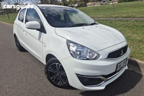 White 2018 Mitsubishi Mirage Hatchback Es