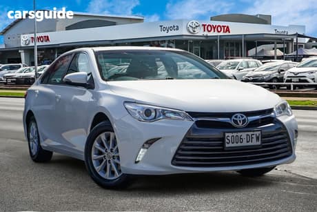White 2016 Toyota Camry Sedan Altise