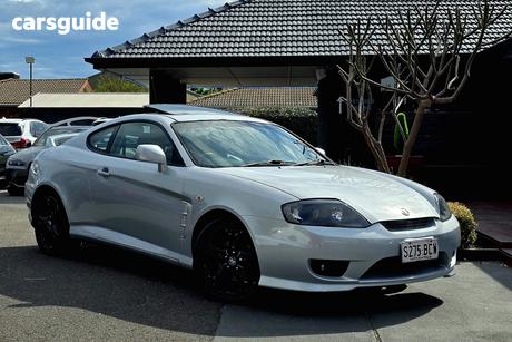 Silver 2005 Hyundai Tiburon Coupe V6