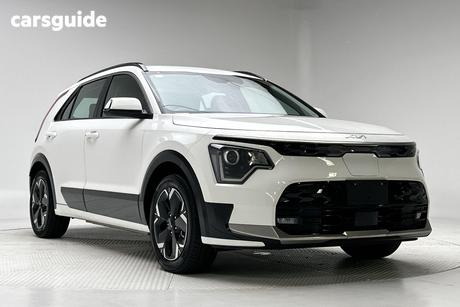 White 2022 Kia Niro Wagon Ev S