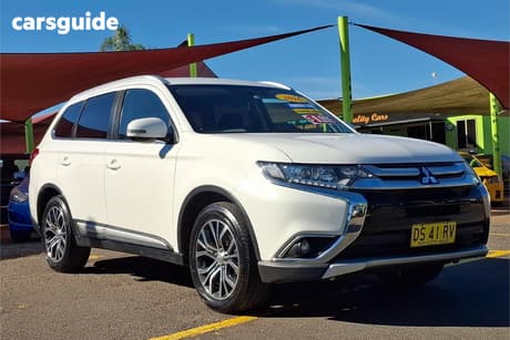 White 2016 Mitsubishi Outlander Wagon Ls (4X2)