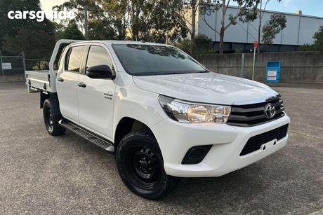 White 2018 Toyota Hilux Dual Cab Chassis Sr (4X4)