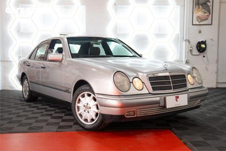 Silver 1998 Mercedes-Benz E320 Sedan Elegance