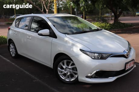White 2018 Toyota Corolla Hatchback Ascent Sport