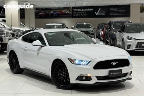 White 2017 Ford Mustang Coupe Fastback 2.3 Gtdi