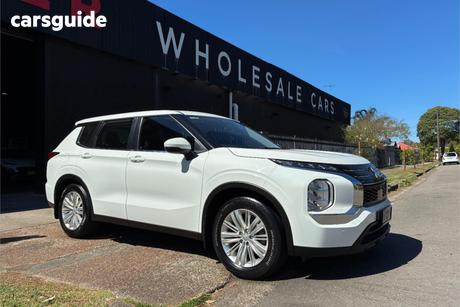 White 2022 Mitsubishi Outlander Wagon Es 5 Seat (2Wd)