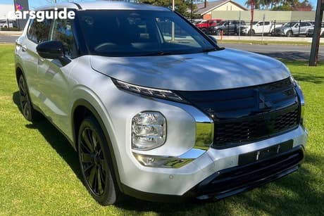 White 2026 Mitsubishi Outlander Wagon Black Edition 7 Seat (2Wd)