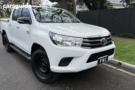 White 2015 Toyota Hilux Dual Cab Utility Sr (4X4)