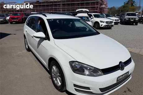 White 2016 Volkswagen Golf Wagon 92 Tsi Trendline