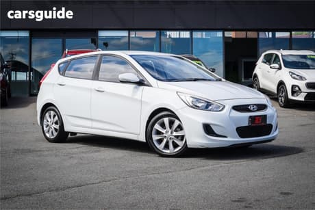 White 2018 Hyundai Accent Hatchback Sport