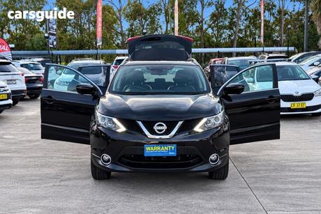 Black 2015 Nissan Qashqai Wagon Ti (4X2)