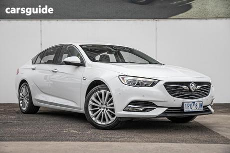 White 2018 Holden Calais Liftback