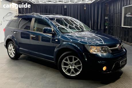 Blue 2013 Fiat Freemont Wagon Lounge