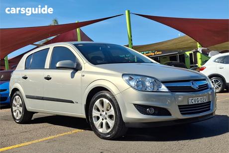 Gold 2008 Holden Astra Hatchback Cd