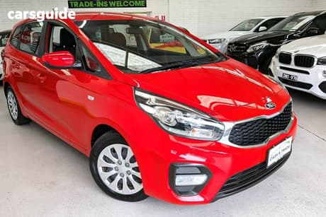 Red 2018 Kia Rondo Wagon S