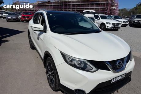 White 2016 Nissan Qashqai Wagon Tl