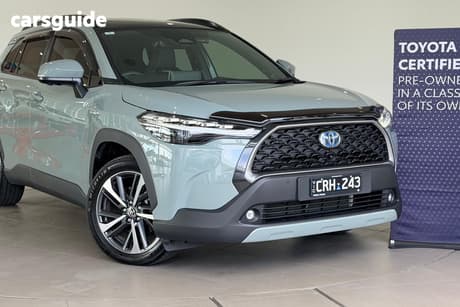 Green 2023 Toyota Corolla Cross Wagon Atmos Two-Tone Awd Hybrid