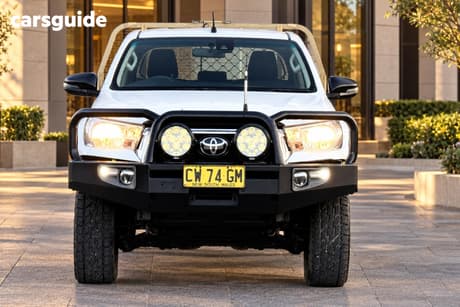 White 2019 Toyota Hilux Double Cab Chassis Sr (4X4)