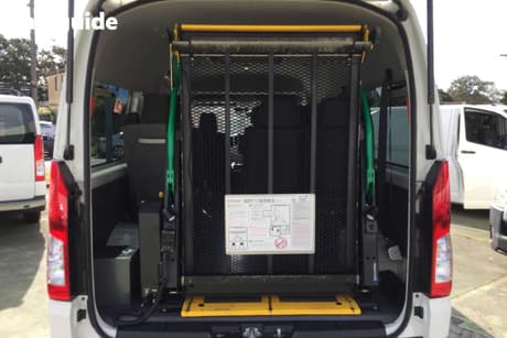 White 2022 Toyota HiAce Bus Slwb Commuter (12 Seats)