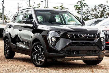 Black 2025 Mahindra Xuv 3Xo Wagon Ax7L