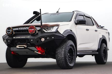 White 2022 Isuzu D-MAX Crew Cab Utility X-Terrain (4X4)