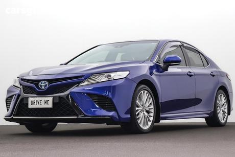Blue 2019 Toyota Camry Sedan Sl