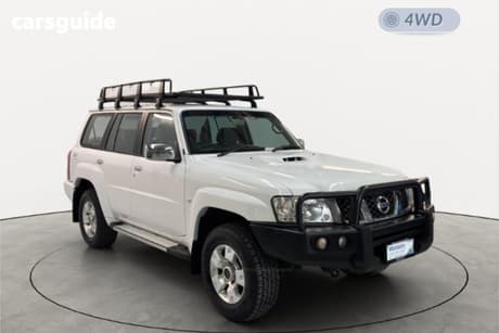 White 2014 Nissan Patrol Wagon St (4X4)