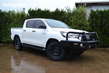 White 2018 Toyota Hilux Dual Cab Utility Sr (4X4)