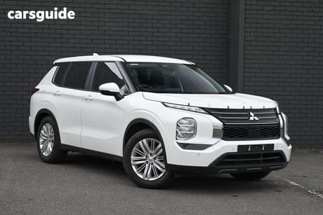 White 2023 Mitsubishi Outlander Wagon Es 5 Seat (Awd)