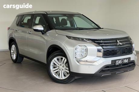 Silver 2024 Mitsubishi Outlander Wagon Es 7 Seat (2Wd)