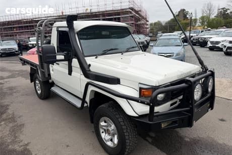 White 2006 Toyota Landcruiser Cab Chassis (4X4)