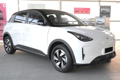 White 2026 Geely Ex2 Hatchback Inspire