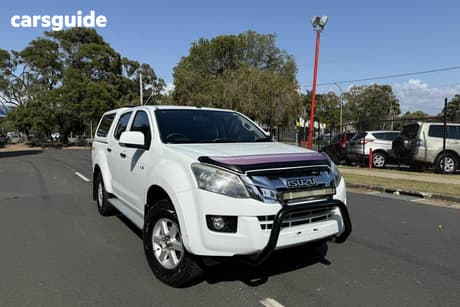 White 2015 Isuzu D-MAX Crew Cab Utility Ls-M Hi-Ride (4X4)