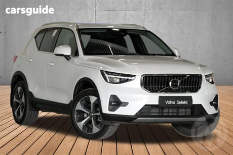 White 2026 Volvo XC40 Wagon Plus B4