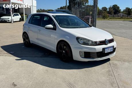 White 2009 Volkswagen Golf Hatchback Gti