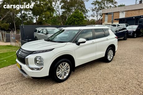 White 2023 Mitsubishi Outlander Wagon Ls 7 Seat (Awd)