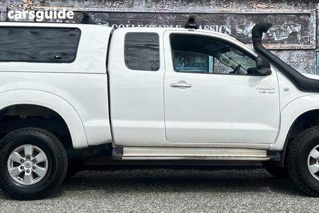 White 2010 Toyota Hilux Dual Cab Pick-up Sr (4X4)